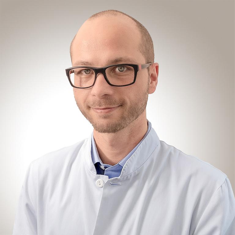 Nicolas Fragniere Chirurgien orthopédique spécialiste pied et cheville, genou et hanche. Vaud